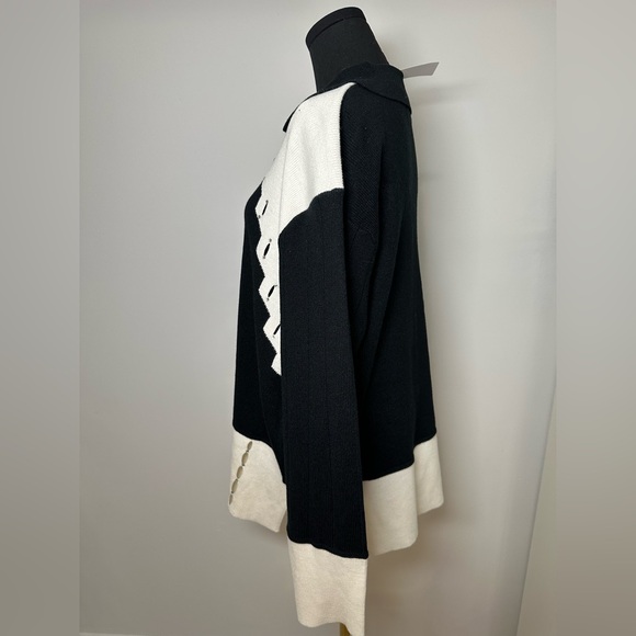 Oversized Women’s Collared Sweater - Picture 6 of 11